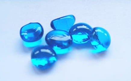 Kaboszony szklane 8-12 mm w błękitnym kolorze.jpg