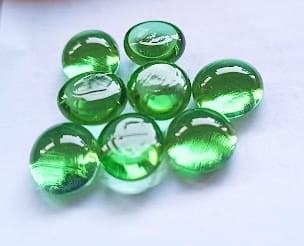 Kaboszony szklane 8-12 mm w zielonym kolorze.jpg